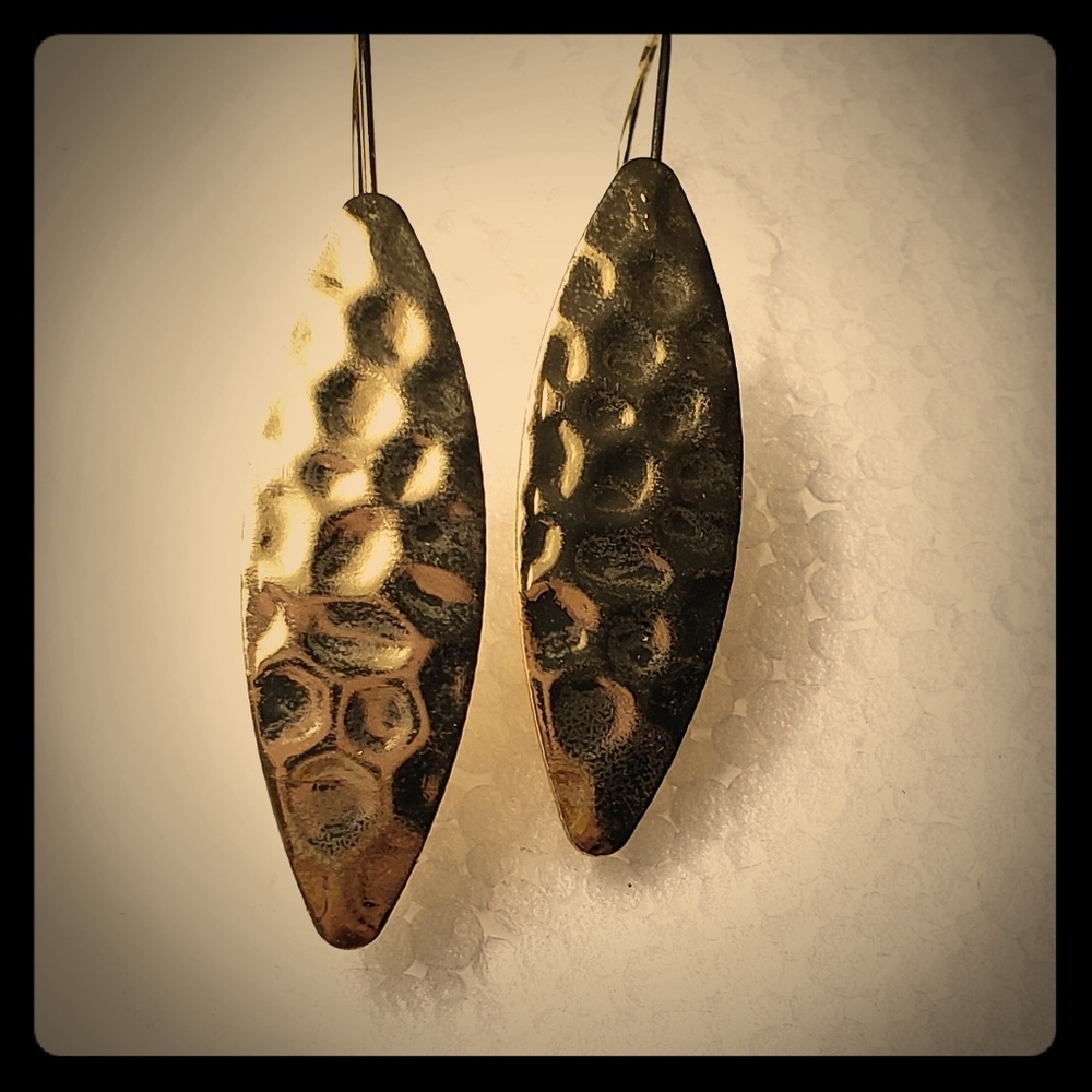 LEAF EARRINGS